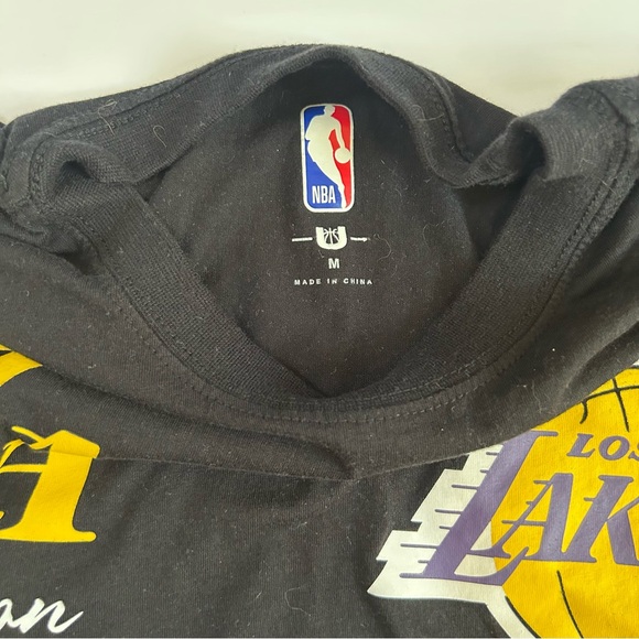 NBA Black and Yellow Los Angeles Lakers Short Sleeve Tee - Picture 5 of 6